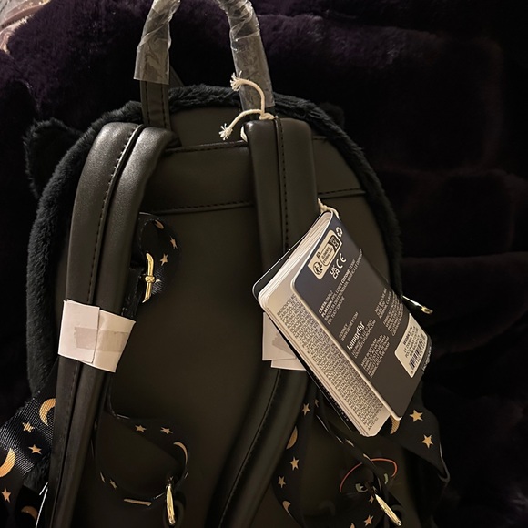 Loungefly Disney Hocus Pocus Binx Costume Light Up Glow Mini Backpack Exclusive - Picture 8 of 8